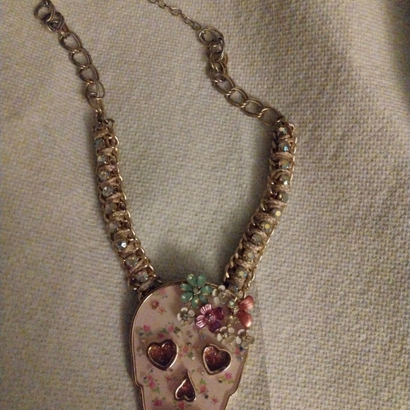 BETSEY JOHNSON Floral Skull Pendant Necklace - Picture 4 of 6